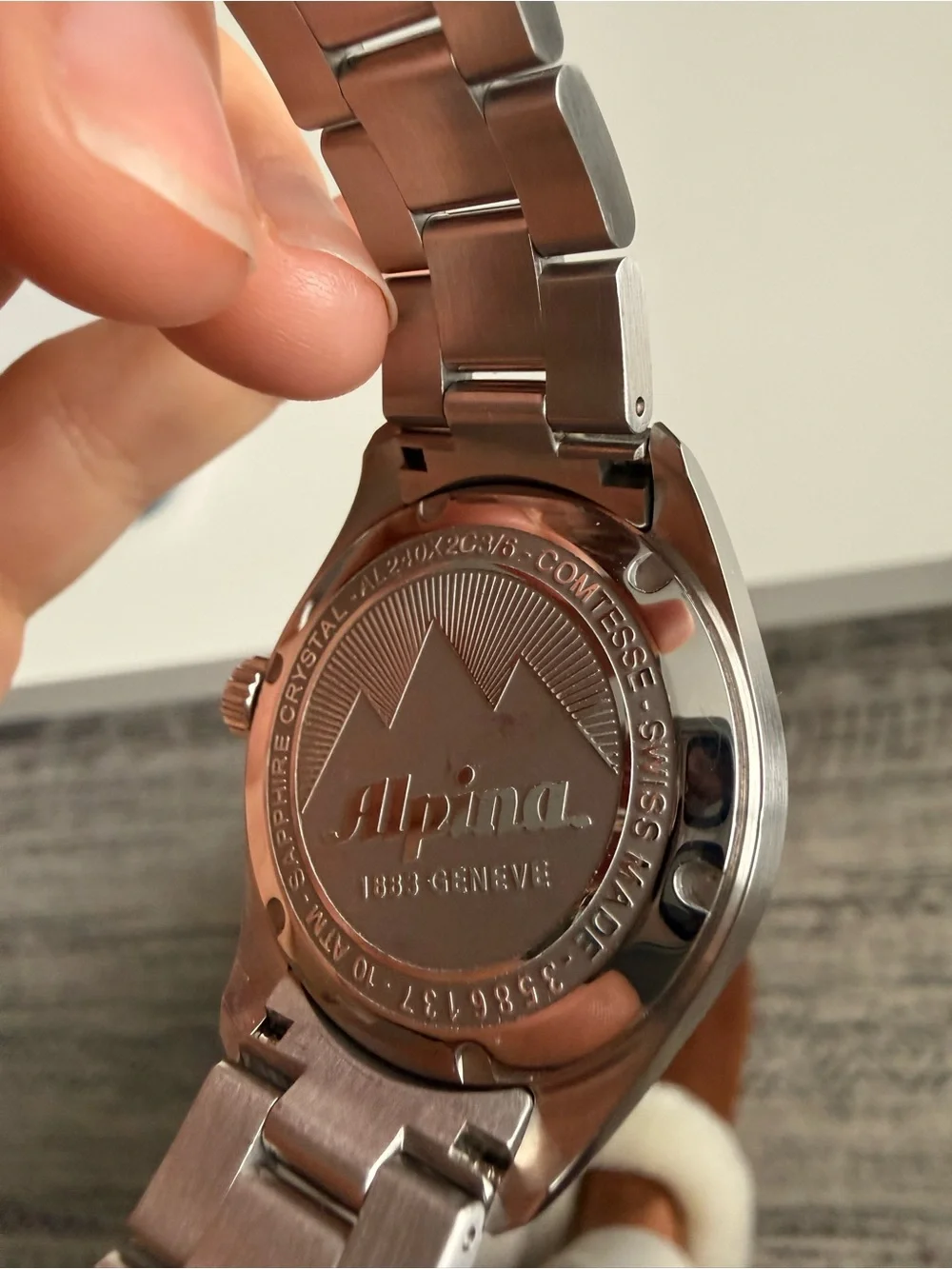 Alpina Comtesse 34mm Mother of Pearl with Diamonds - Picture 3 of 7